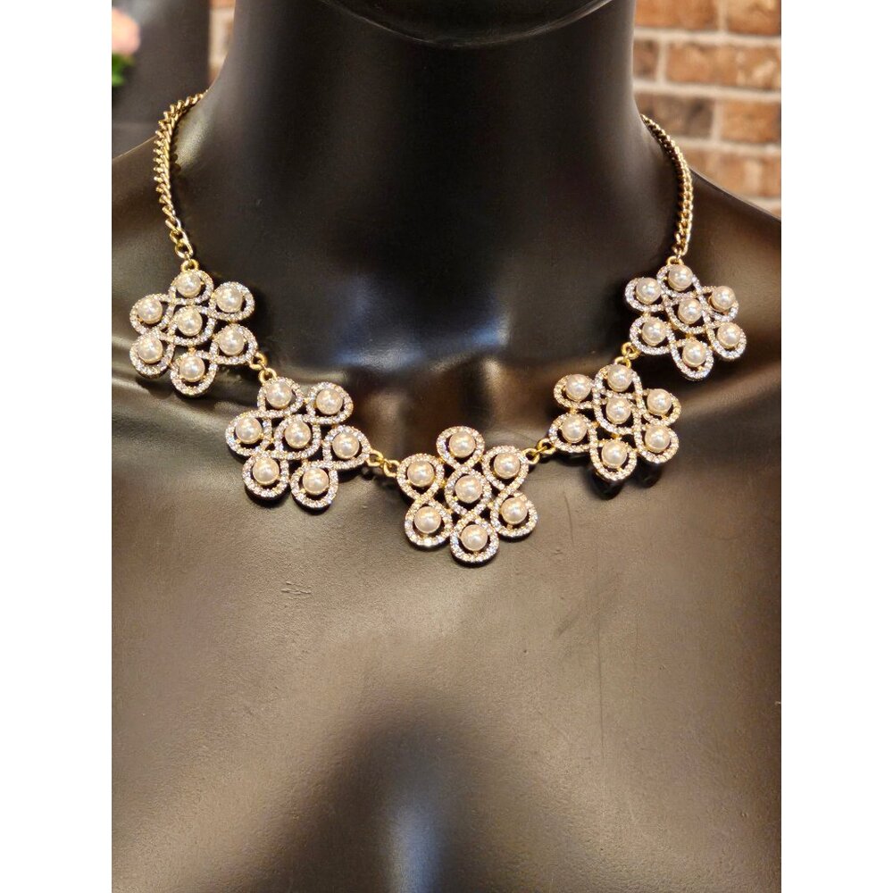 Pearl/White Crystal Flower Collar - Picture 2 of 2